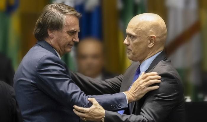 Aliados alertam Bolsonaro de chance de Moraes usá-lo de carta na manga Aliados alertam Bolsonaro de chance de Moraes usá-lo de carta na manga