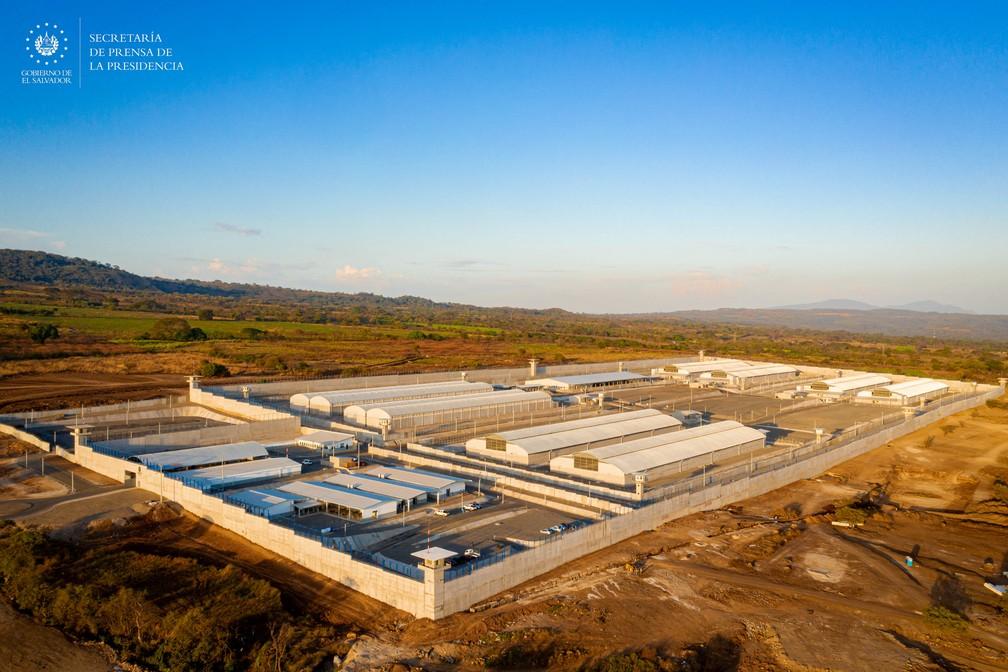 Conheça o maior presídio das Américas, com capacidade para 40 mil detentos