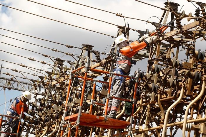 Lula assina decreto com regras de renovação das concessões de energia