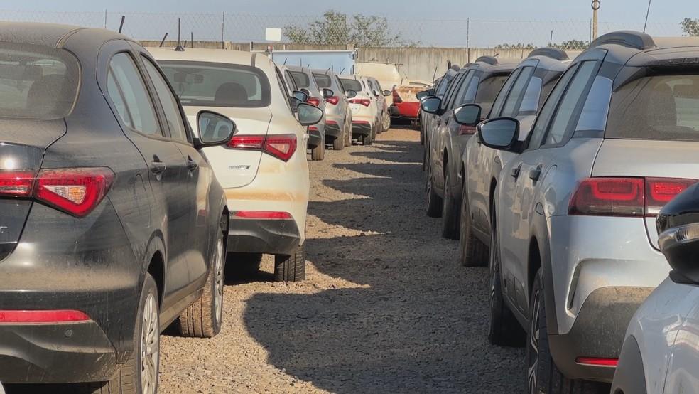 Carros afetados pela enchente no RS são vendidos por até 60% do valor de mercado
