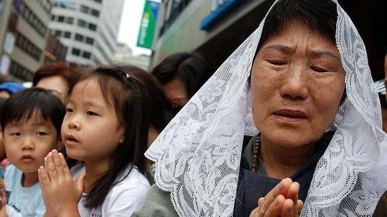 Por que tantos asiáticos estão abandonando suas religiões