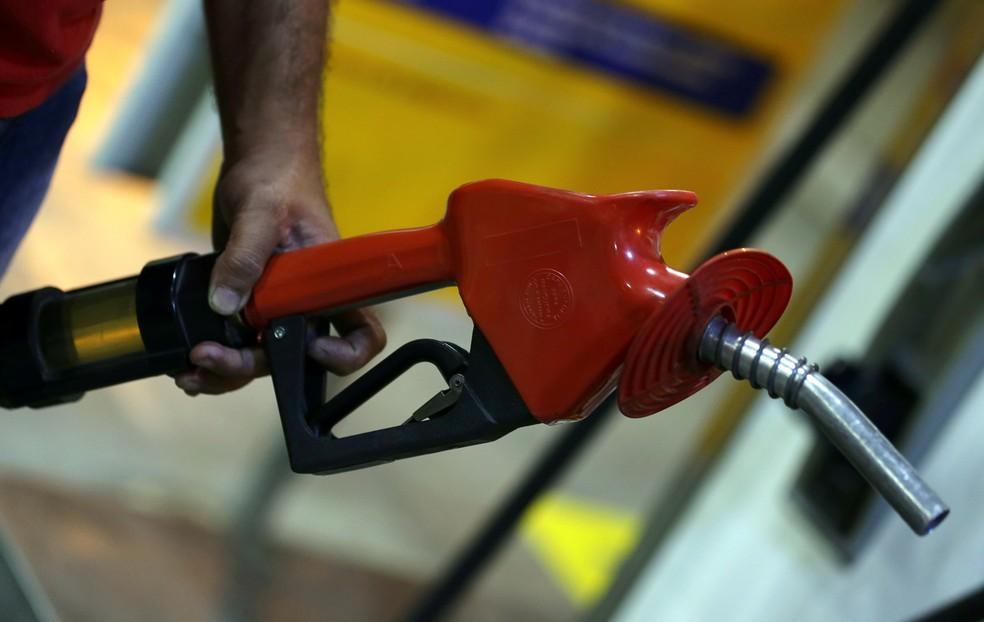 Petrobras anuncia aumento de preço da gasolina e do gás de cozinha a partir desta terça-feira (9)