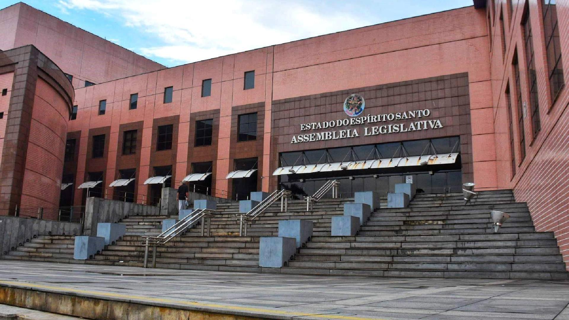 Um terço dos deputados estaduais do ES são pré-candidatos; veja quem são os suplentes Um terço dos deputados estaduais do ES são pré-candidatos; veja quem são os suplentes