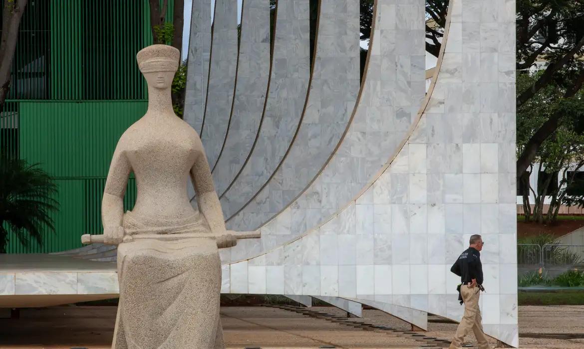 STF derruba emenda que liberou benefícios nas eleições de 2022 STF derruba emenda que liberou benefícios nas eleições de 2022