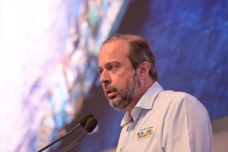 Ministro anuncia redução de 3% a 10% nas contas de energia a partir do próximo mês Ministro anuncia redução de 3% a 10% nas contas de energia a partir do próximo mês