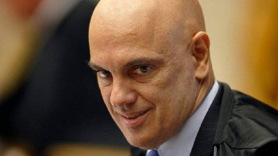 Senadores elaboram impeachment de Alexandre de Moraes após revelação de mensagens Senadores elaboram impeachment de Alexandre de Moraes após revelação de mensagens