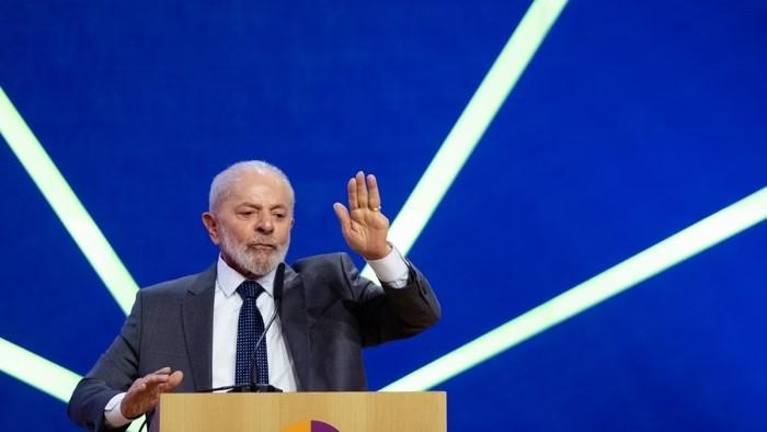 Carro tem que se adequar “às condições de pagamento das pessoas”, diz Lula Carro tem que se adequar “às condições de pagamento das pessoas”, diz Lula