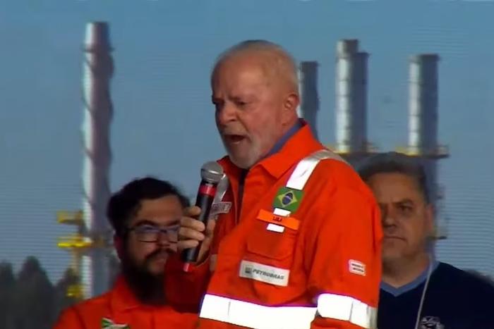 Lula defende fim de imposto sobre PLR e critica isenção de dividendos Lula defende fim de imposto sobre PLR e critica isenção de dividendos