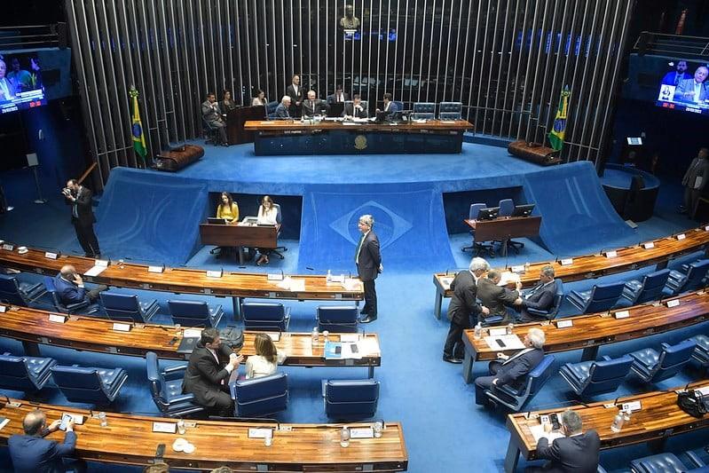 Congresso promulga proposta que pode perdoar até R$ 23 bilhões em multas de partidos Congresso promulga proposta que pode perdoar até R$ 23 bilhões em multas de partidos