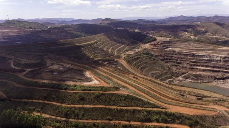 Vale identifica trincas superficiais em barragem em Ouro Preto