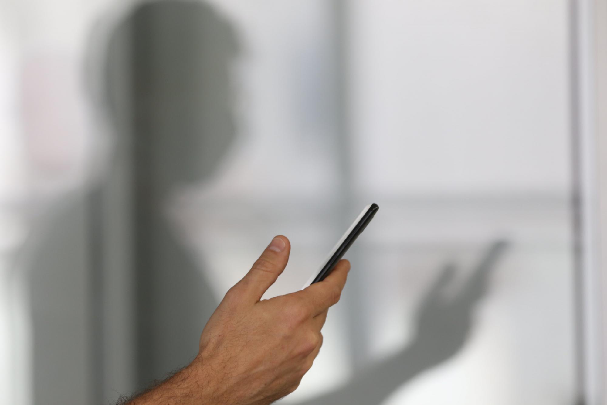 Ministério da Educação prepara proposta para proibir celulares em salas de aula Ministério da Educação prepara proposta para proibir celulares em salas de aula