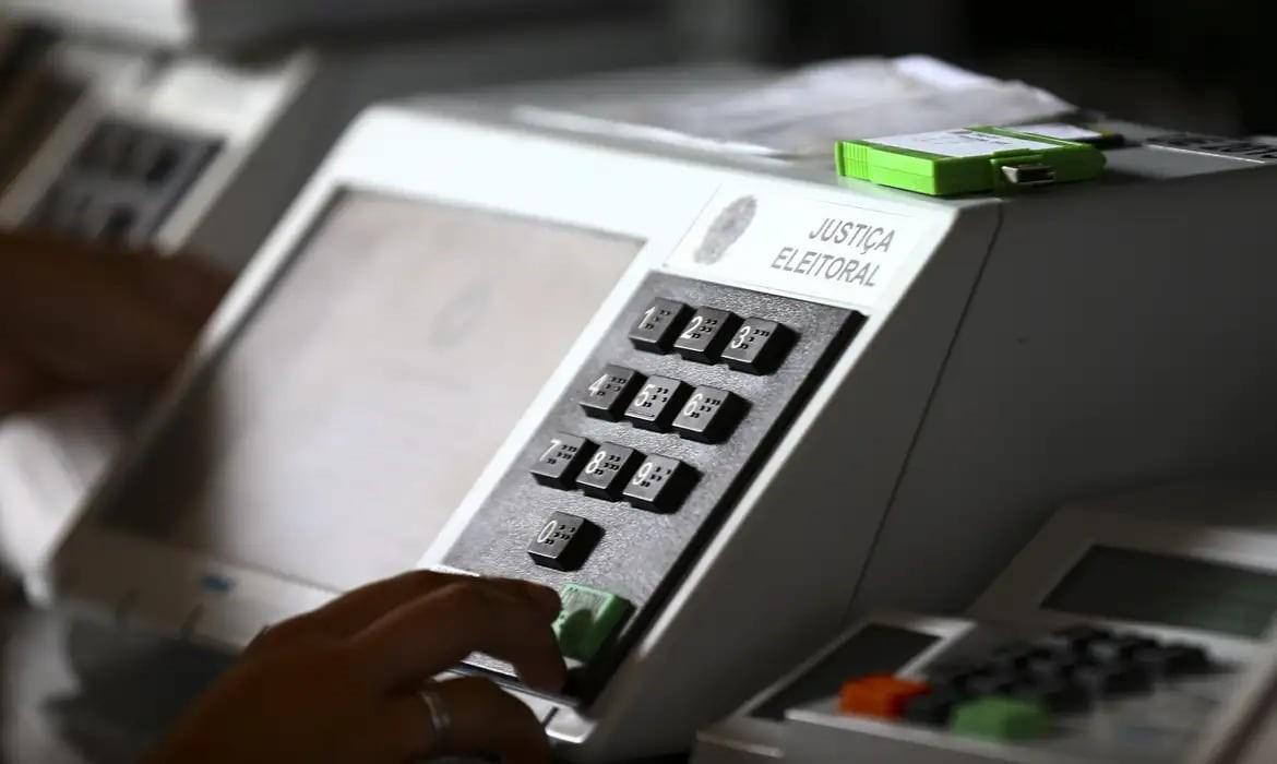 Eu posso votar para prefeito e vereador mesmo fora da minha cidade? Eu posso votar para prefeito e vereador mesmo fora da minha cidade?