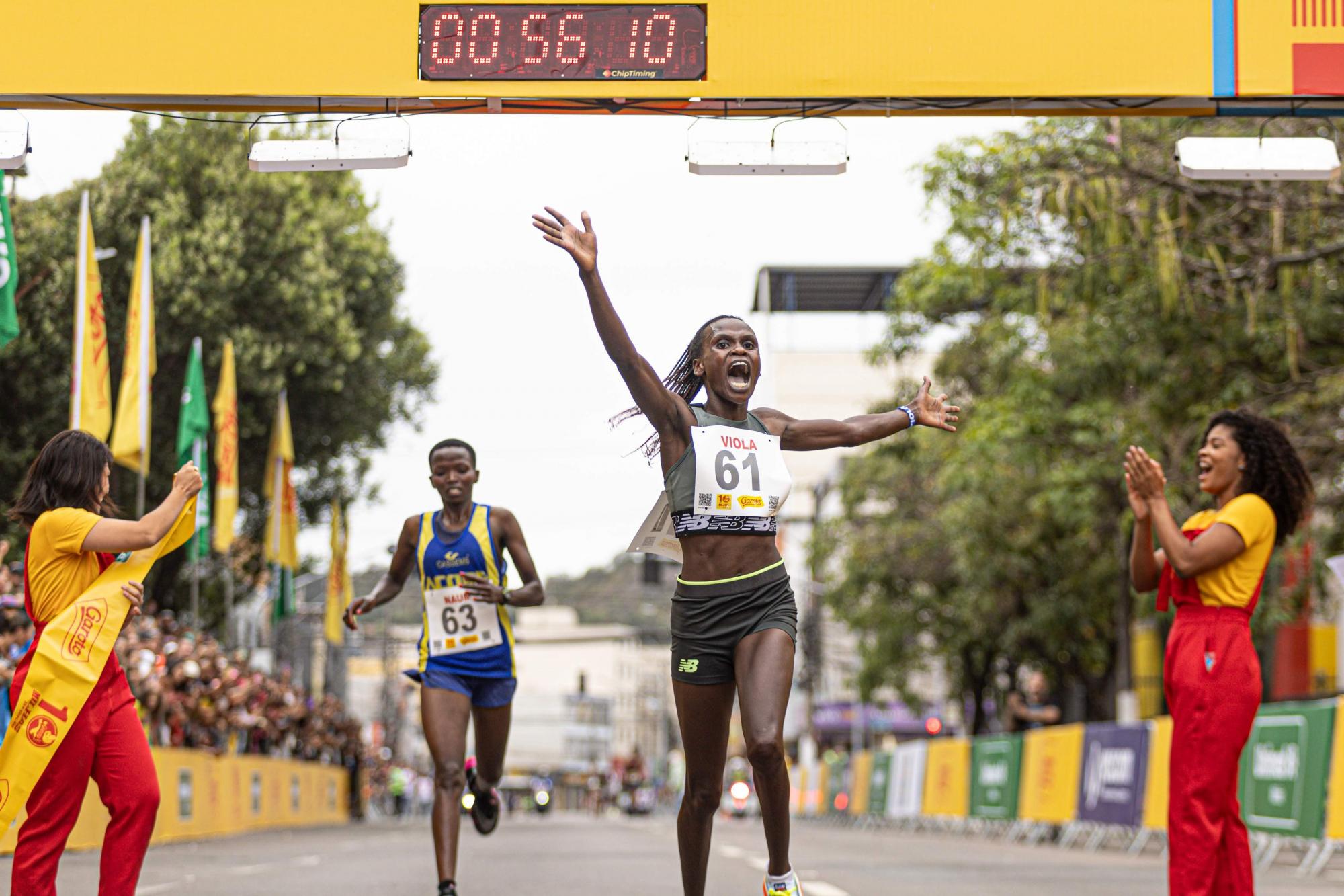 Queniano vence as Dez Milhas Garoto com segundo tempo mais rápido da história