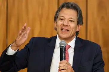 “Tem muita gente gastando o que não tem “Tem muita gente gastando o que não tem