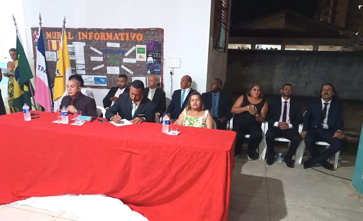Câmara de Vereadores realiza sessão solene para entrega do “Título Cidadão Barrense 2024” em comemoração dos 133 anos de Conceição da Barra, ES Câmara de Vereadores realiza sessão solene para entrega do “Título Cidadão Barrense 2024” em comemoração dos 133 anos de Conceição da Barra, ES