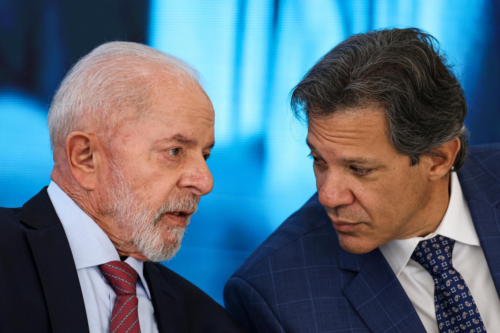 Lula discute corte de gastos com equipe econômica e ministros da Saúde, Educação e Trabalho Lula discute corte de gastos com equipe econômica e ministros da Saúde, Educação e Trabalho