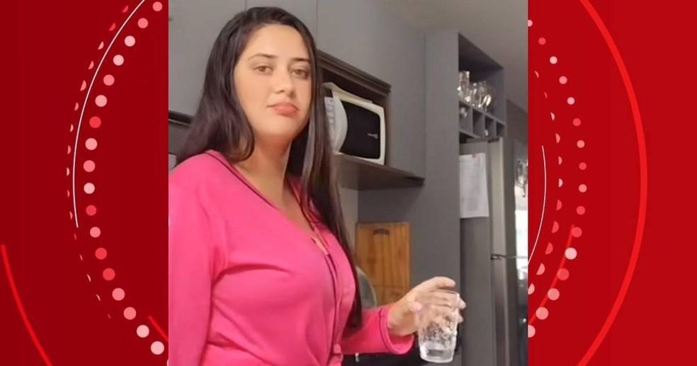Jovem com gigantomastia faz cirurgia e retira 10 kg de mama: “Não estava mais aguentando”