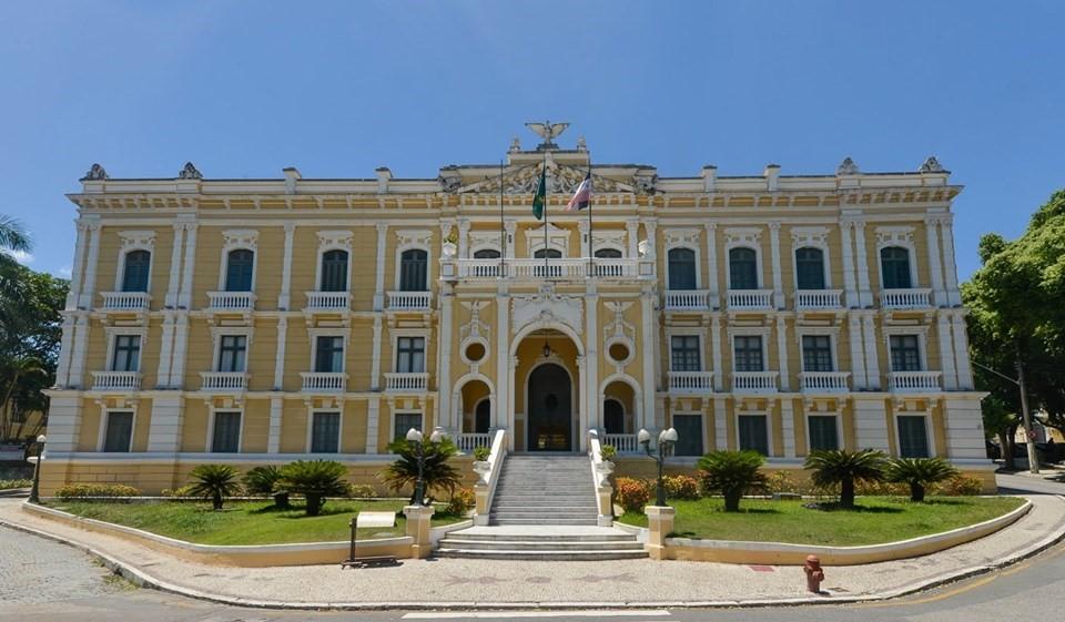 Governo do ES anuncia pagamento de abono salarial para servidores