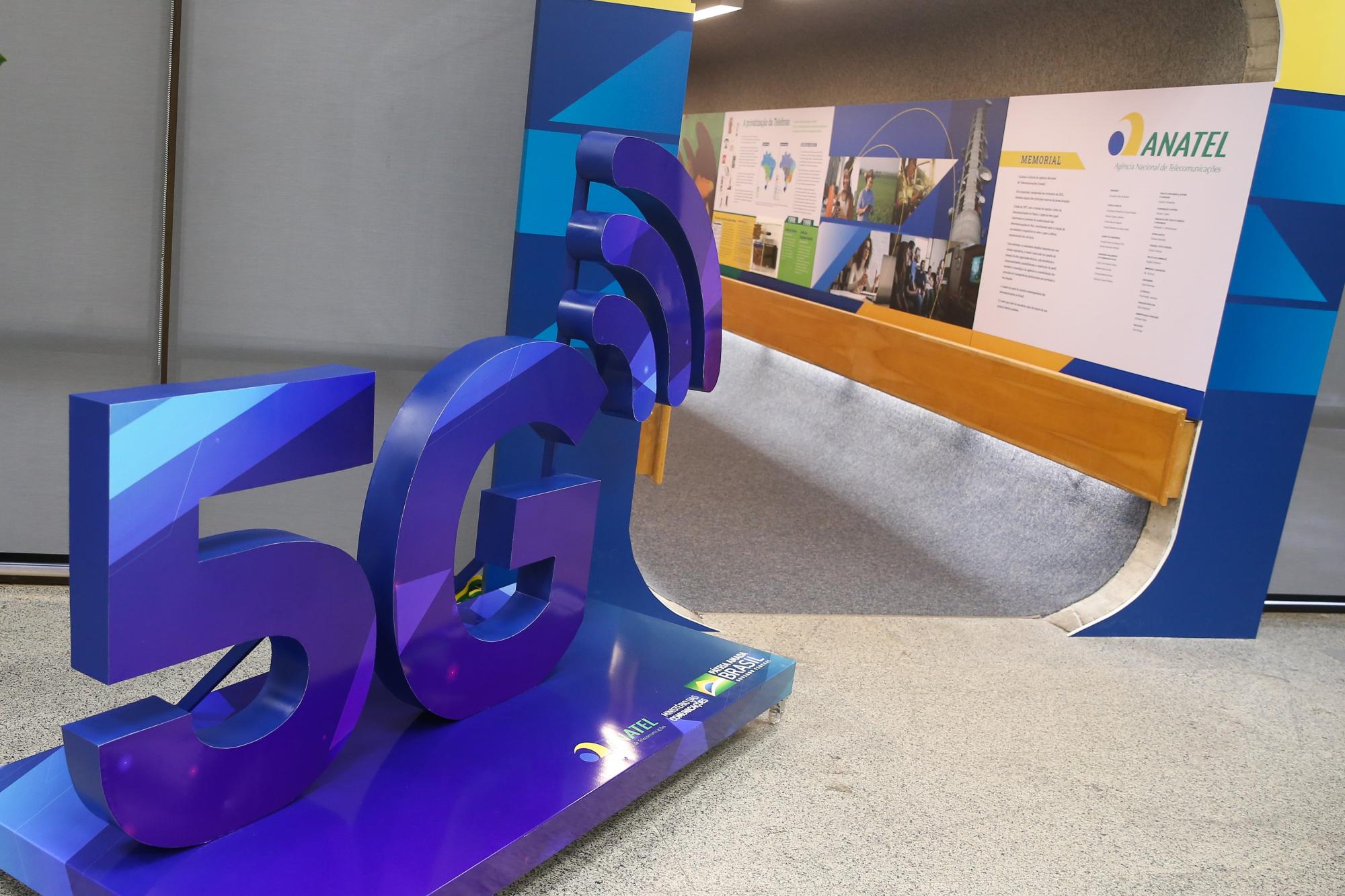 Anatel libera ativação do 5G no país inteiro 14 meses antes do prazo previsto