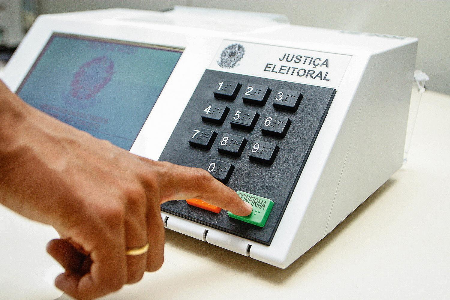 Após reportagens, vereador eleito e 2 suplentes condenados são encontrados para cumprir penas