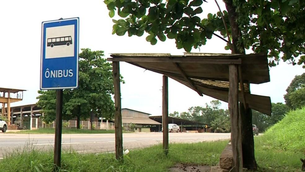 Homens morrem atingidos por raio em abrigo de ônibus às margens da BR-101 no Sul do ES