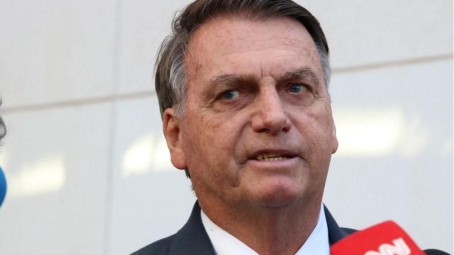 Bolsonaro confirma reforma de R$ 900 mil em casa de Angra: “Paguei em pix”