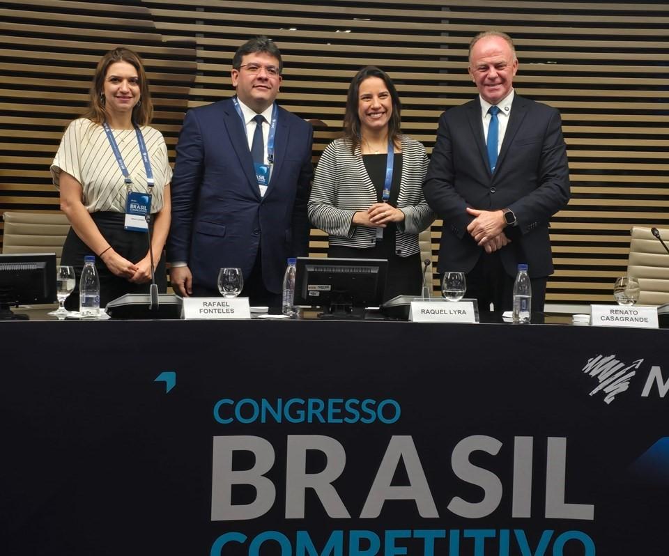Governador do ES, Renato Casagrande, participa do Congresso Brasil Competitivo, em São Paulo