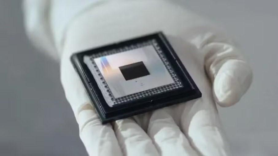 Novo chip do Google pode resolver em 5 minutos problema que levaria 10 septilhões de anos