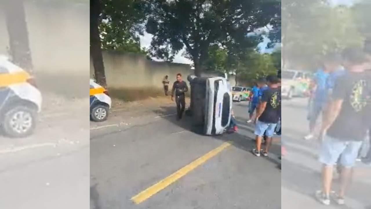 Aluna de autoescola tomba carro durante prova de baliza na Serra, ES