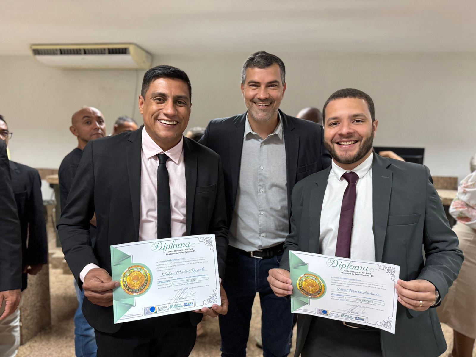 Kleilson Rezende é diplomado prefeito de Pedro Canário, ES