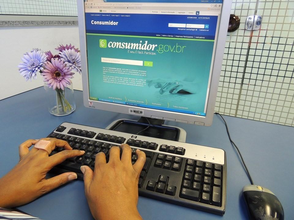 Renegocia: mutirão on-line oferece condições especiais para negociação de dívidas 