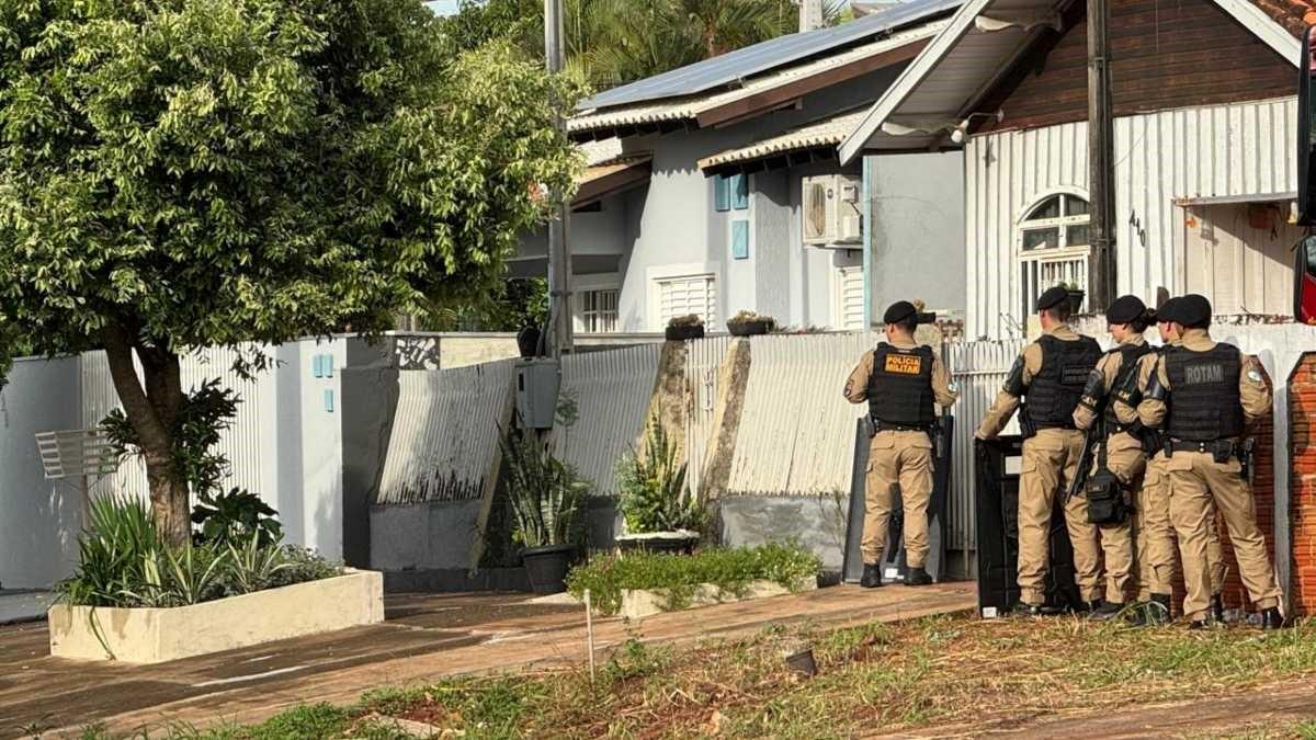 Filhos ficam reféns do pai por quase 7 horas; suspeito foi morto pela PM