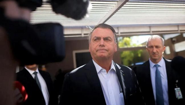 “Não existe adulteração da minha parte, eu não tomei a vacina”, diz Bolsonaro após operação da PF
