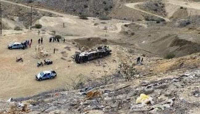 Acidente de ônibus em despenhadeiro deixa ao menos 24 mortos no Peru