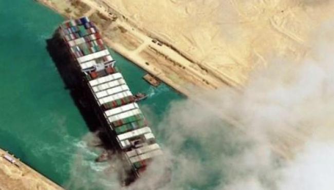 Acordo libera navio que bloqueou canal de Suez e está com tripulação confinada desde março