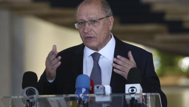 Alckmin diz que reforma tributária tem que ser feita neste ano