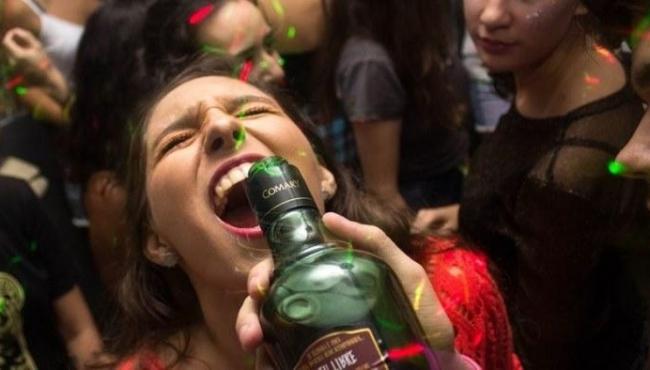 Álcool não é saudável para pessoas com menos de 40 anos, diz estudo