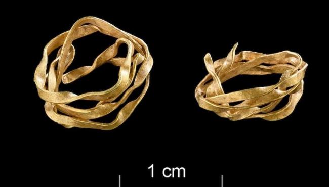 Arqueólogos encontram túmulo de 4,5 anos a.C. com anel de ouro, na Alemanha