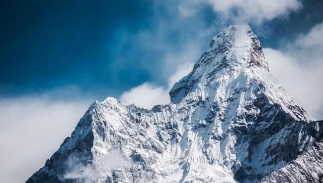 Avalanche no Himalaia deixa pelo menos 10 mortos e 18 continuam desaparecidos