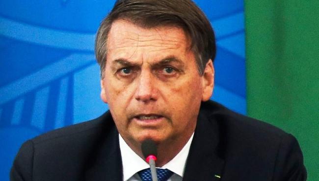 Bolsonaro assina decreto e eleva alíquota do IOF até dezembro para custear novo Bolsa Família