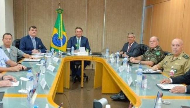 Bolsonaro se reúne com Forças Armadas após Moraes rejeitar ação do PL