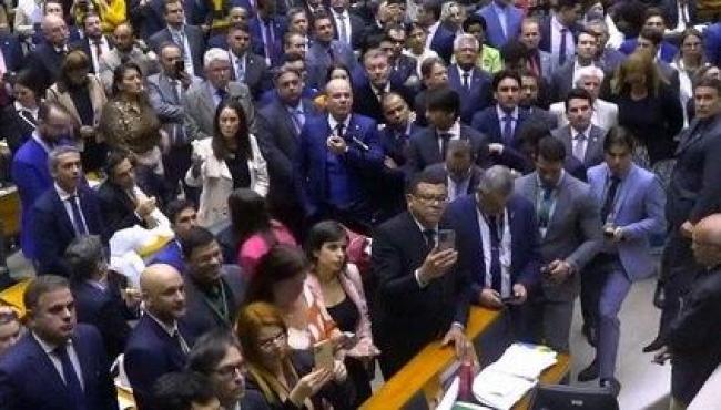 Câmara dos Deputados aprova em 1º turno reforma tributária com 382 votos