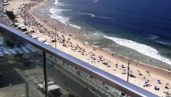 Cariocas voltam a lotar areias das praias do Rio e de Niterói em domingo de sol