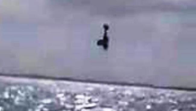 Chá Revelação termina com queda de avião no mar e dois mortos