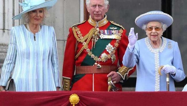 Charles, agora rei, se pronuncia após morte da rainha Elizabeth II: ‘Momento de grande tristeza para mim’