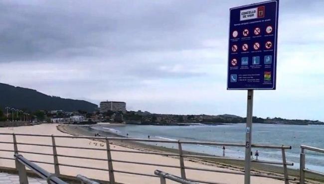 Cidade espanhola estabelece multa de R$ 4,1 mil para quem fizer xixi na água do mar