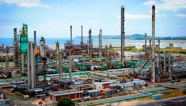 Conselho da Petrobras aprova venda de refinaria na Bahia para Mubadala  por R$ 9,3 bilhões