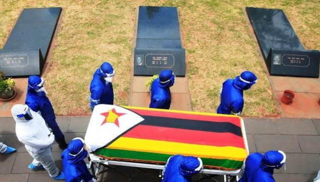 Elite do Zimbábue se alarma ao ver covid-19 matar ricos e pobres