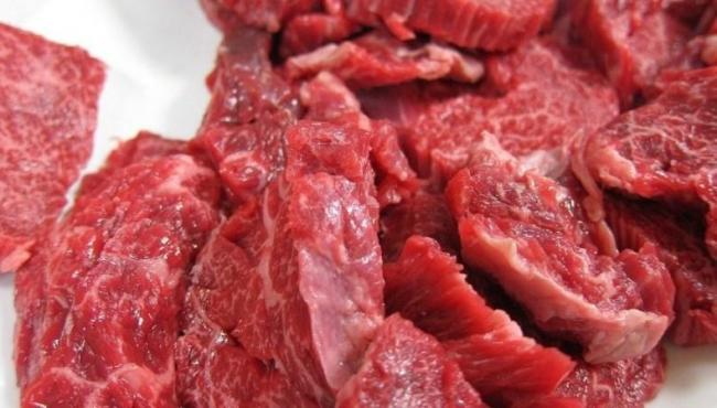 Entenda por que carne vermelha aumenta risco de doenças no coração