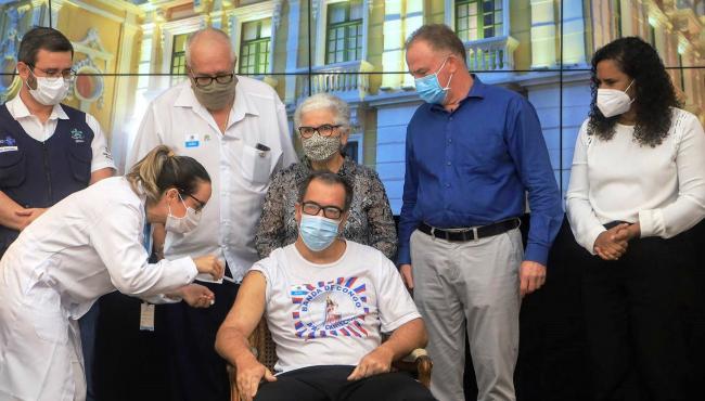 ES inicia vacinação contra a Covid-19 de pessoas com comorbidades, deficiência permanente, gestantes e puérperas